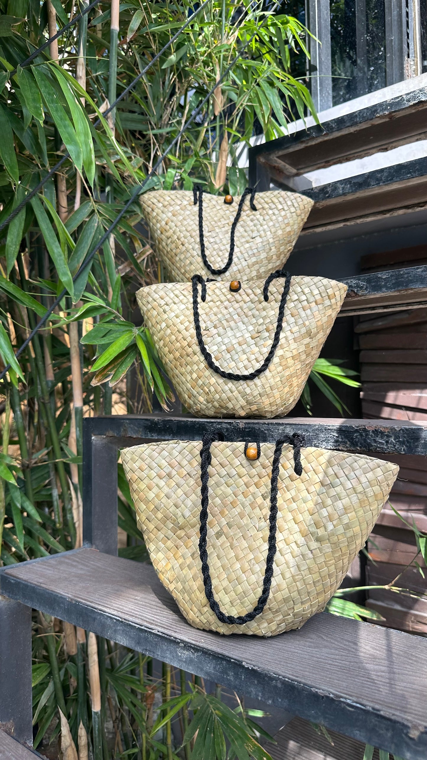 Lora Mini Bayong