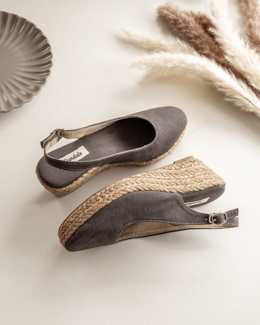 Lora Abaca Wedges