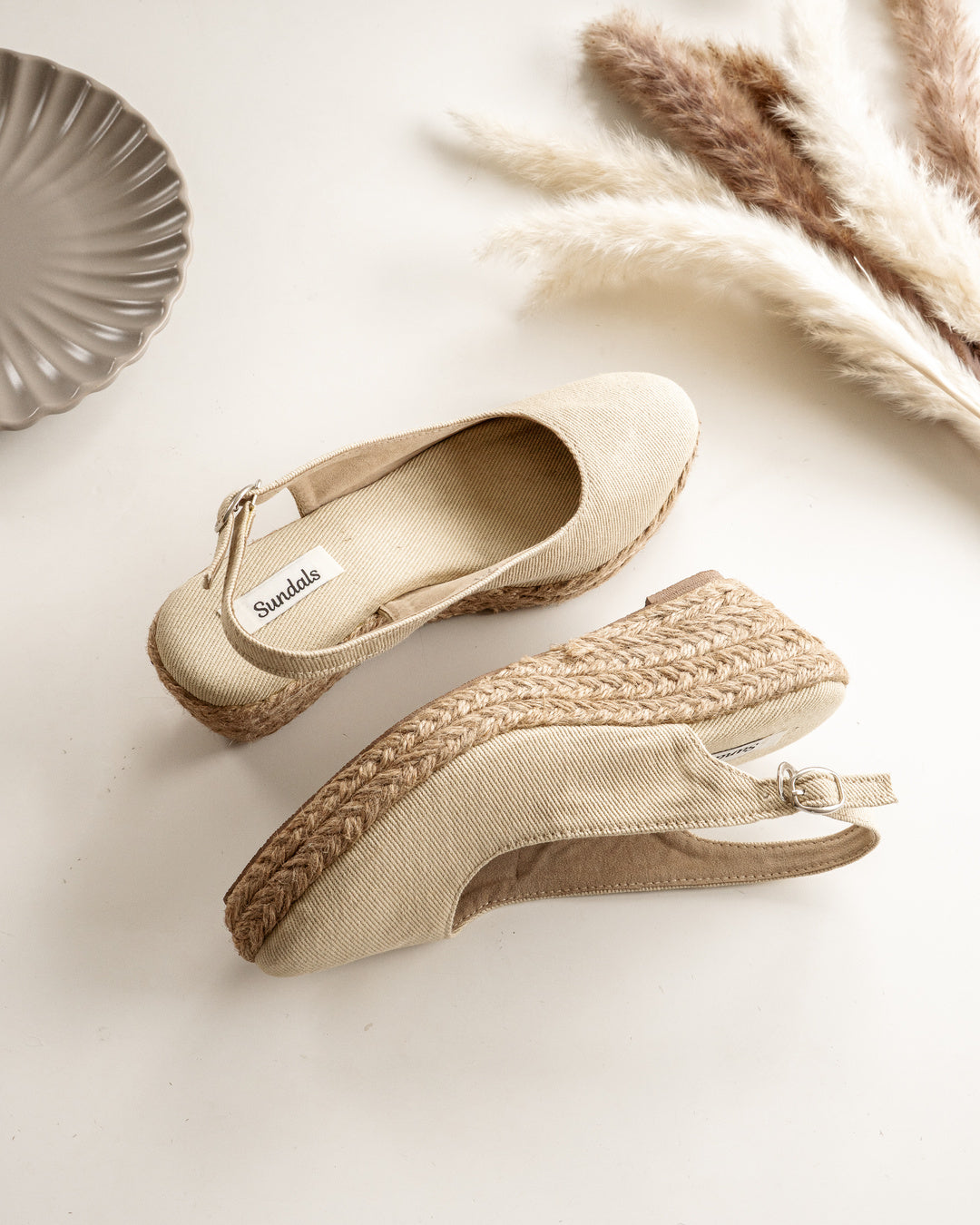 Lora Abaca Wedges